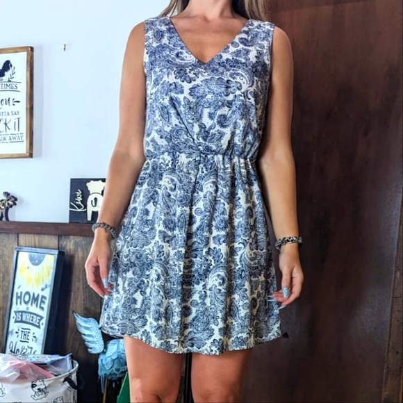 Dynamite dress - Picture 2 of 6